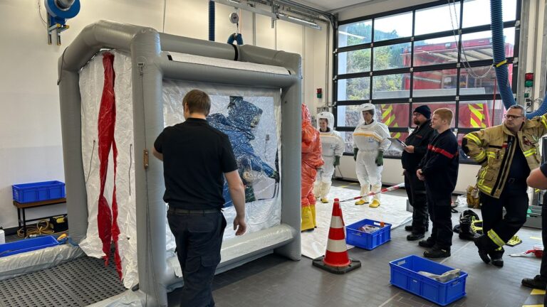 Einsatzübung während des Dekontaminationslehrgang
