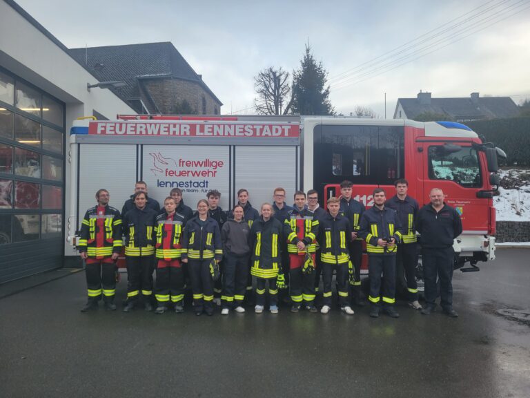 FW-OE: Erfolgreicher Sprechfunkerlehrgang bei der Feuerwehr Lennestadt